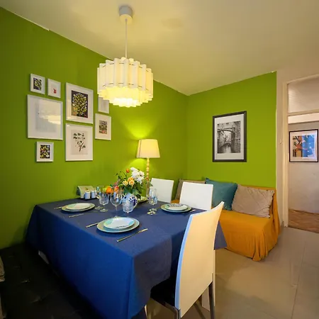 アパート Vintage Charm By Republic Square - French Balcony