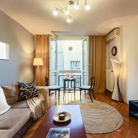 Vintage Charm By Republic Square - French Balcony アパート ベオグラード