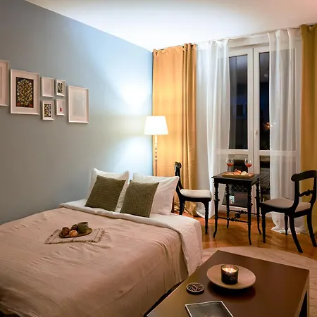 Vintage Charm By Republic Square - French Balcony * ベオグラード