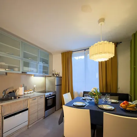 Vintage Charm By Republic Square - French Balcony * ベオグラード