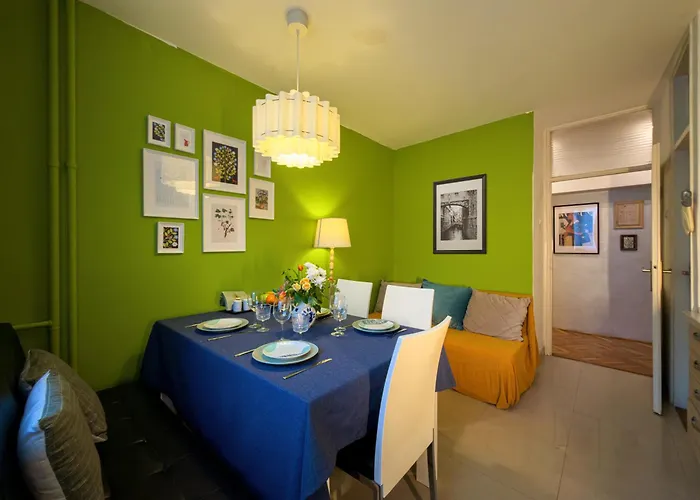 アパート Vintage Charm By Republic Square - French Balcony