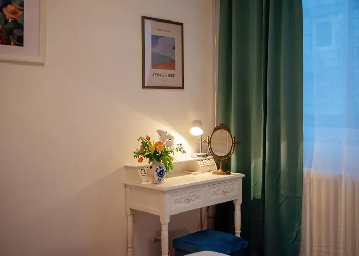 アパート Vintage Charm By Republic Square - French Balcony