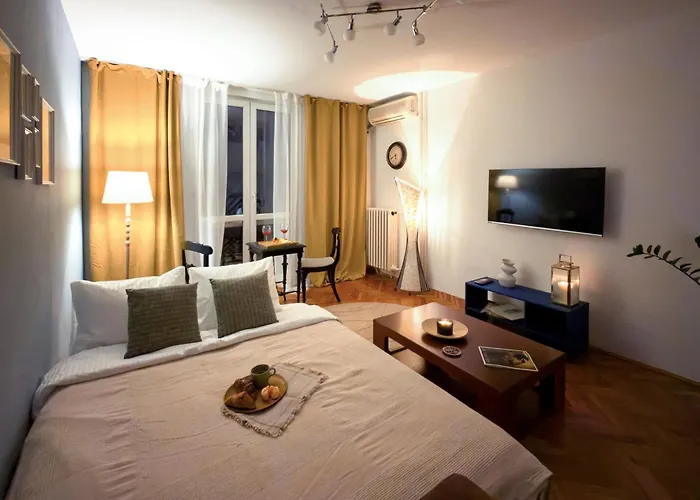 アパート Vintage Charm By Republic Square - French Balcony