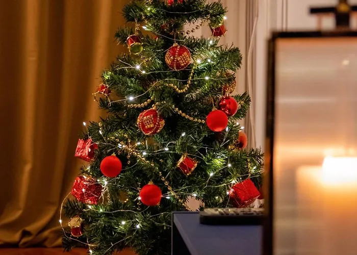 Vintage Charm By Republic Square - French Balcony